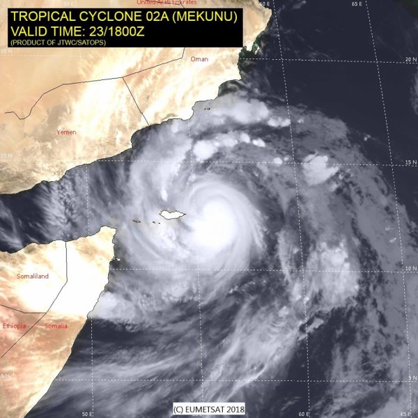 Тропический циклон Mekunu возле острова Сокотра